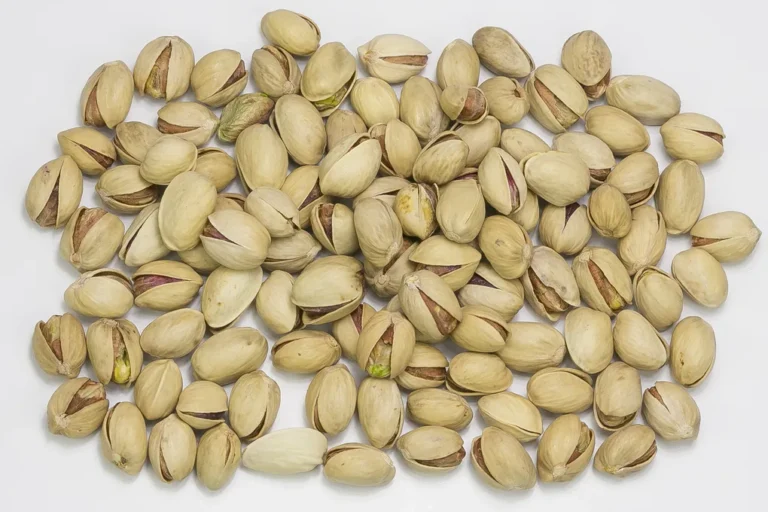 Pistachios in shell It is prepared using traditional methods, with fresh and high-quality ingredients.