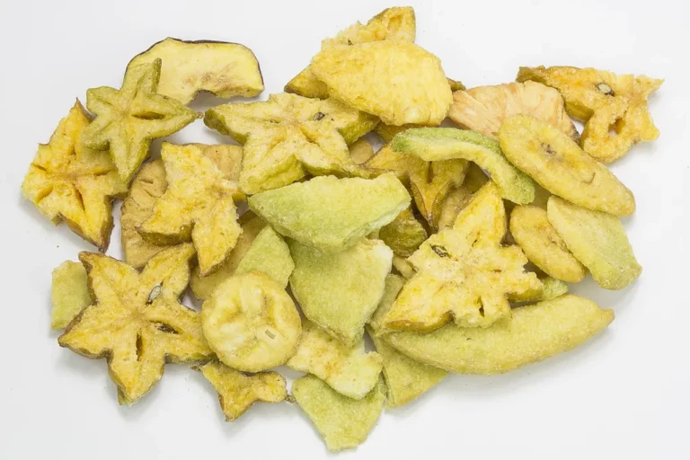 Fruit Chips It is prepared using traditional methods, with fresh and high-quality ingredients.